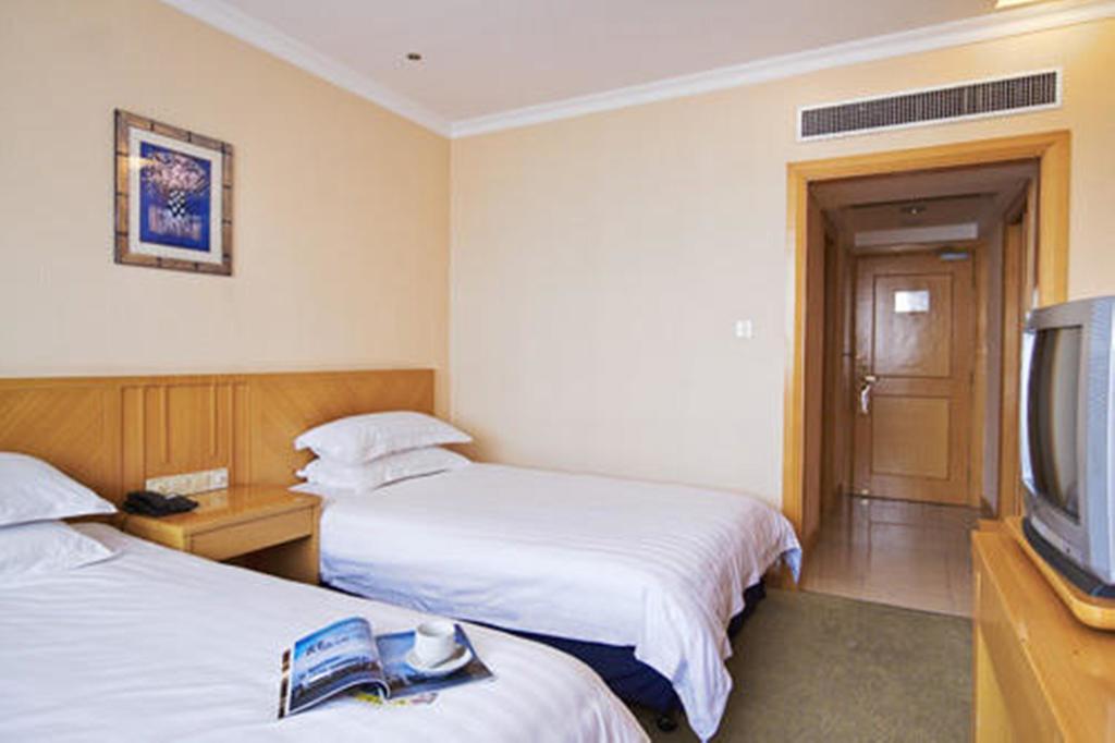 Greentree Inn Shanghai West Huaxia Road Metro Station Express Hotel Exterior photo